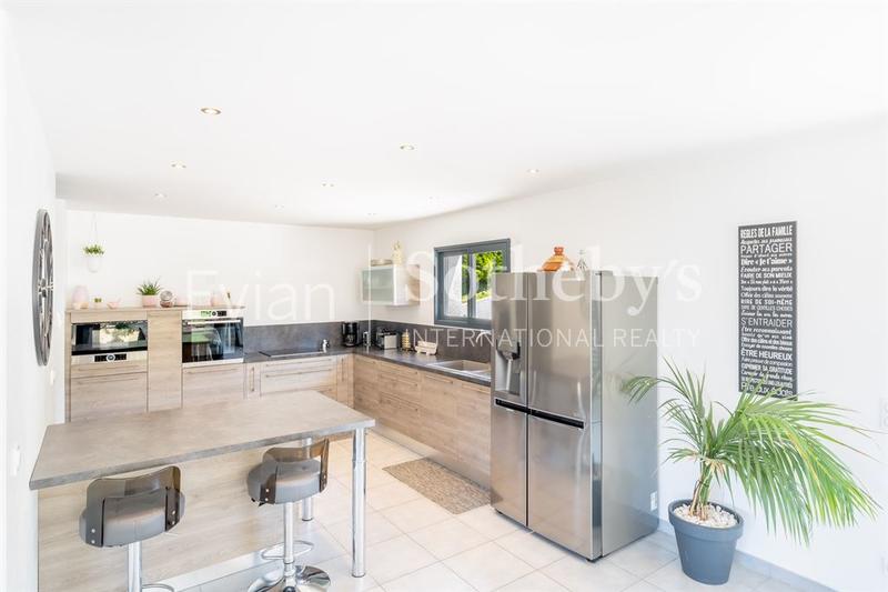 Maison - 200 m² - 6 pièces