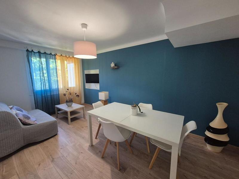 Maison - 221 m² - 7 pièces