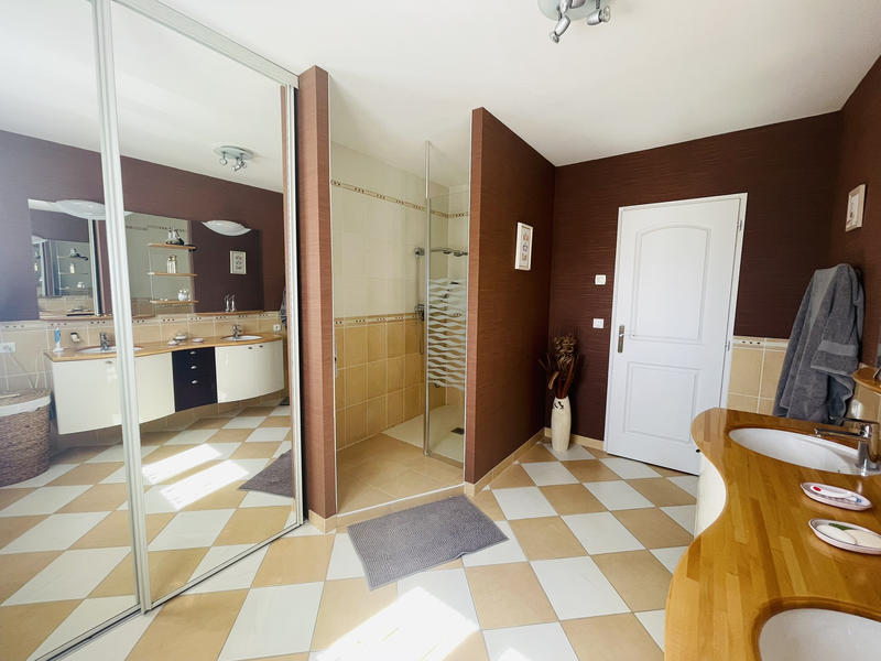 Maison - 130 m² - 5 pièces