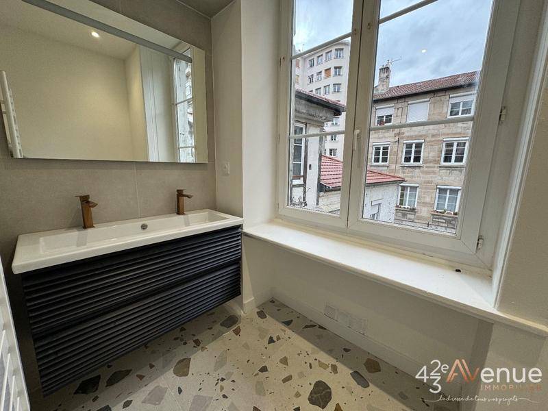 Appartement - 155 m² - 6 pièces