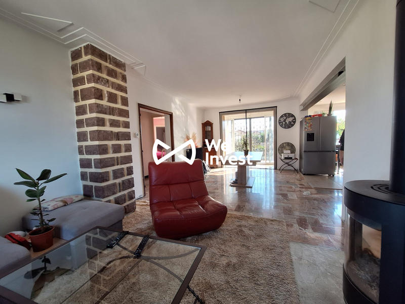 Maison traditionnelle - 200 m² - 5 pièces