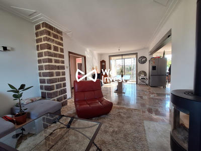 Maison traditionnelle - 200 m² - 5 pièces