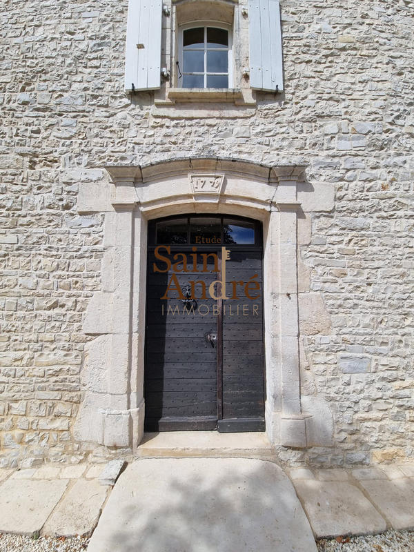 Maison - 230 m² - 7 pièces