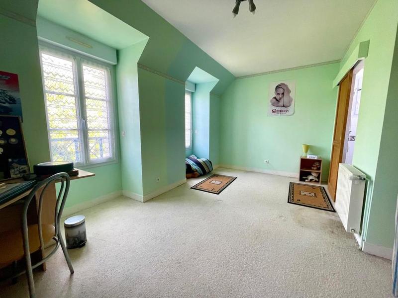 Maison - 280 m² - 9 pièces