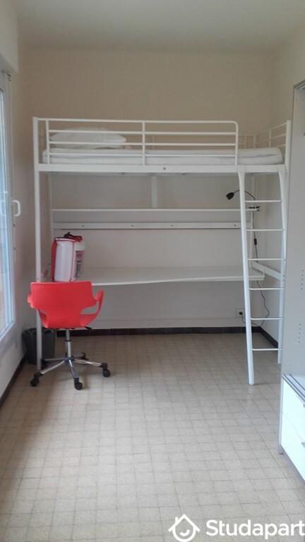 Chambre - 9 m² - 1 pièce