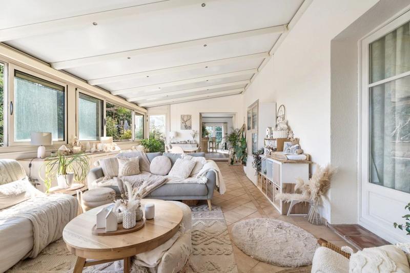 Maison - 467 m² - 10 pièces