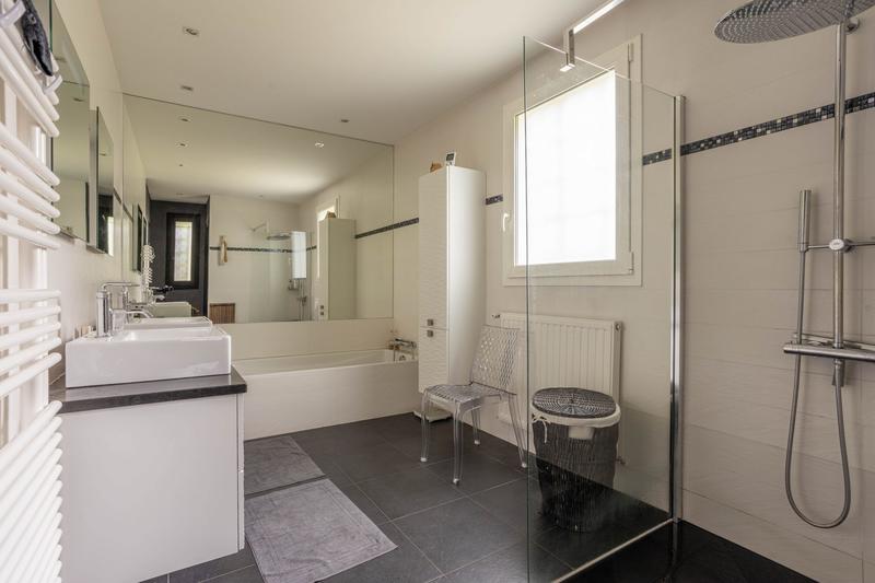 Maison - 390 m² - 10 pièces