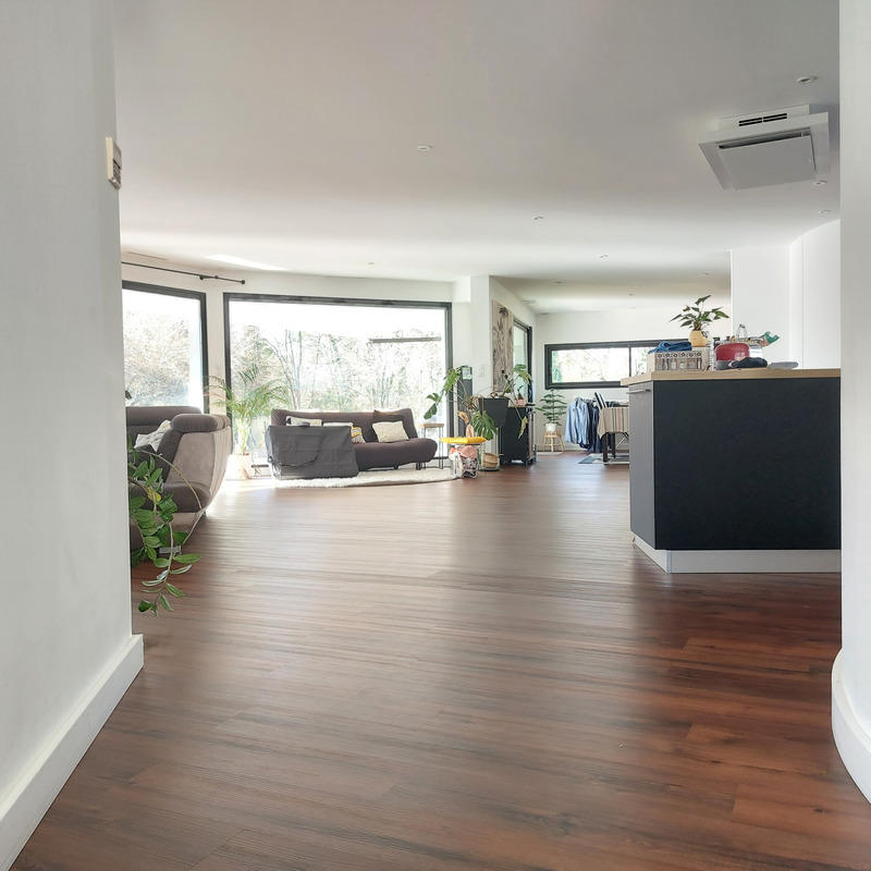 Maison - 216 m² - 7 pièces