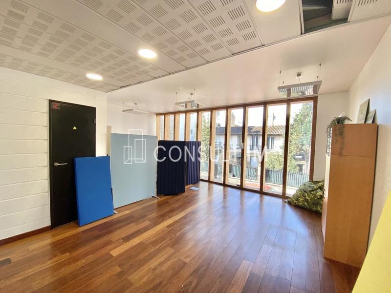 Bureau - 84 m² - 1 pièce