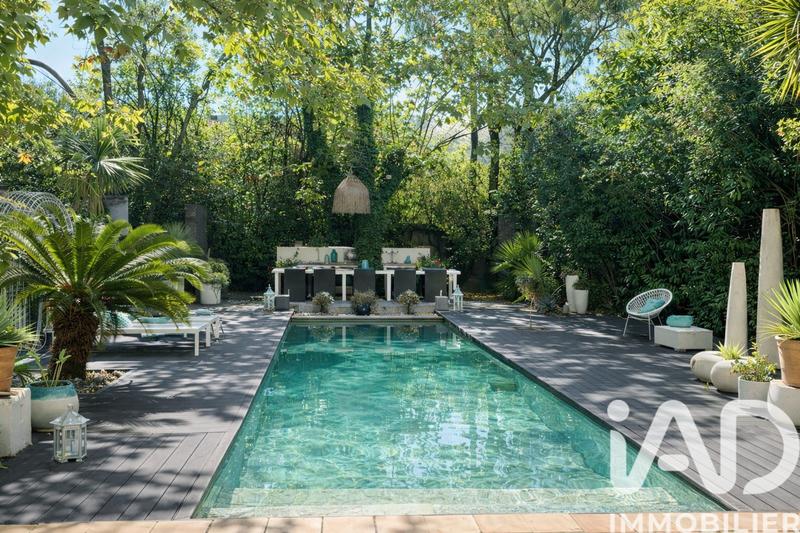 Bastide - 400 m² - 11 pièces