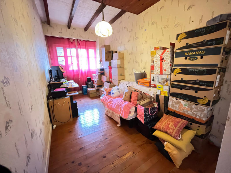 Maison - 240 m² - 9 pièces