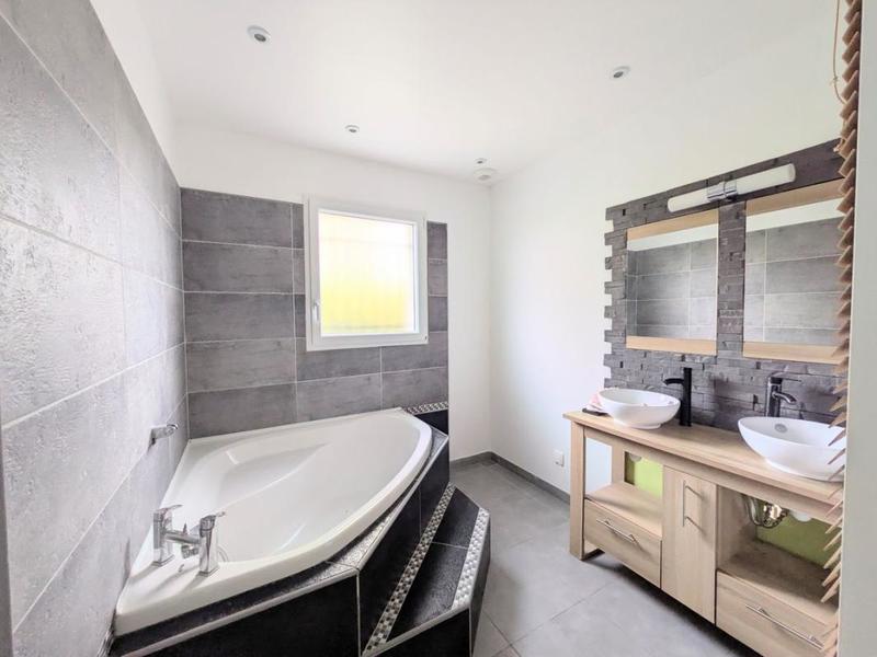 Maison - 106 m² - 4 pièces