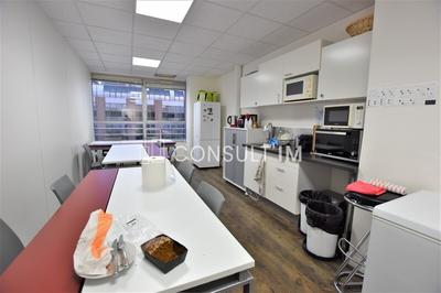 Local d'activité / Entrepôt - 217 m²