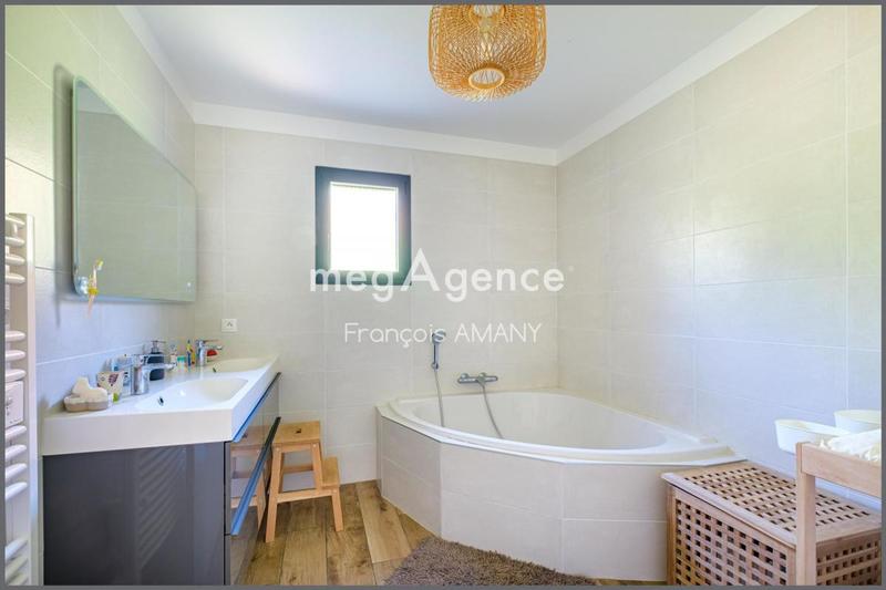 Maison - 163 m² - 6 pièces