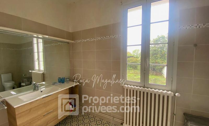 Maison - 225 m² - 8 pièces