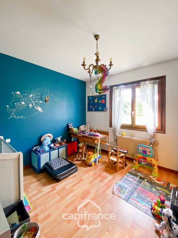 Maison - 186 m² - 9 pièces