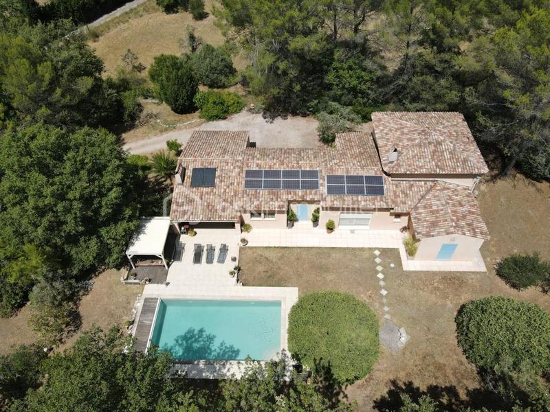 Maison - 210 m² - 6 pièces