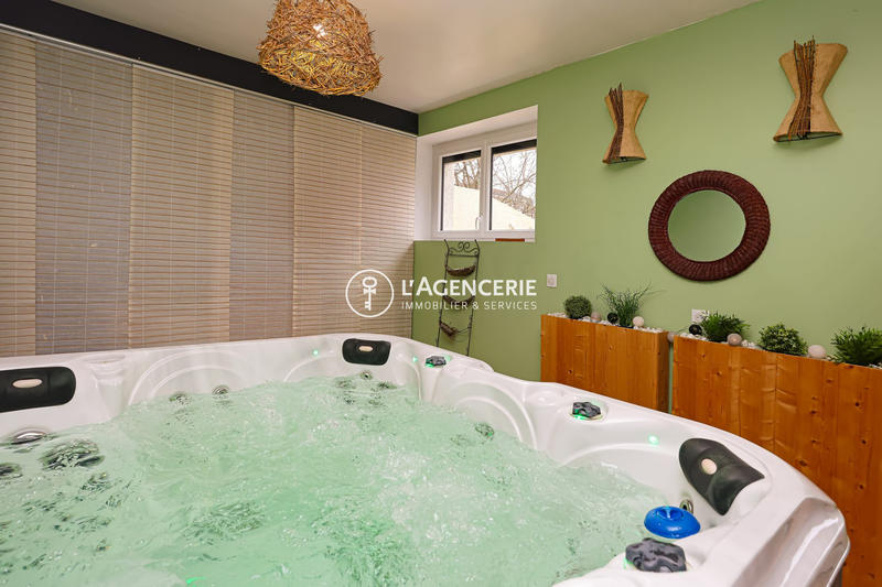 Maison - 190 m² - 6 pièces