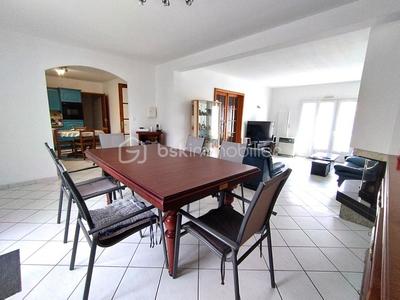 Maison - 157 m² - 8 pièces