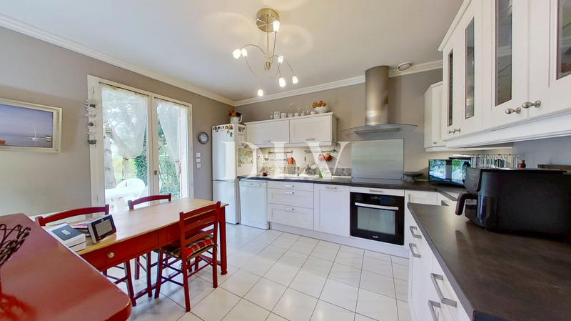 Maison - 194 m² - 6 pièces