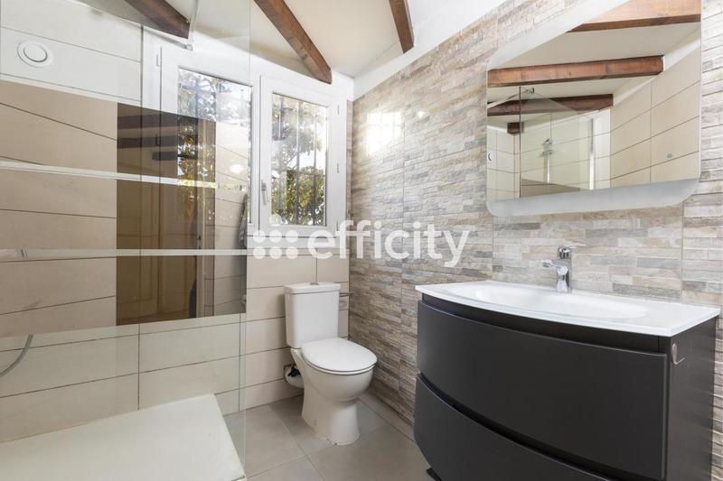 Villa - 284 m² - 7 pièces