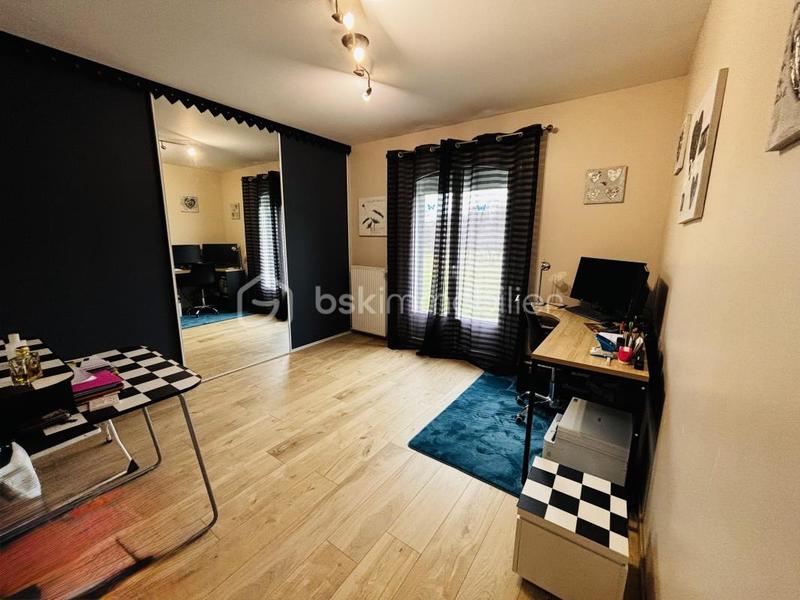 Maison - 220 m² - 6 pièces