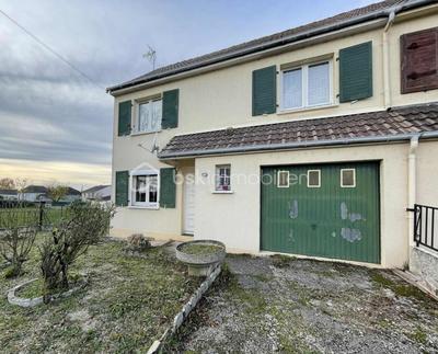 Maison traditionnelle - 88 m² - 5 pièces