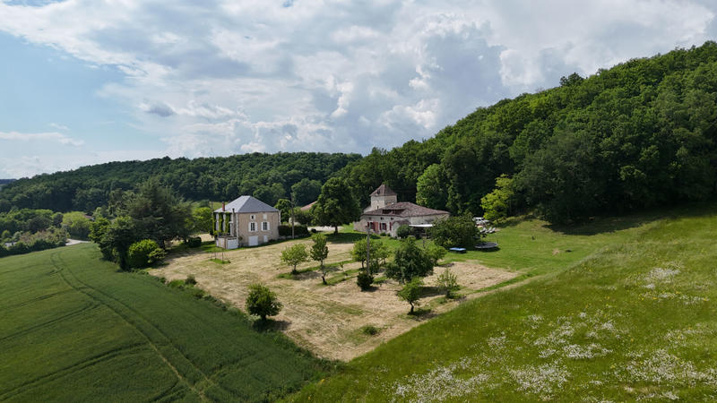 Maison - 387 m² - 12 pièces