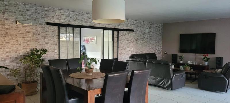 Maison - 245 m² - 10 pièces