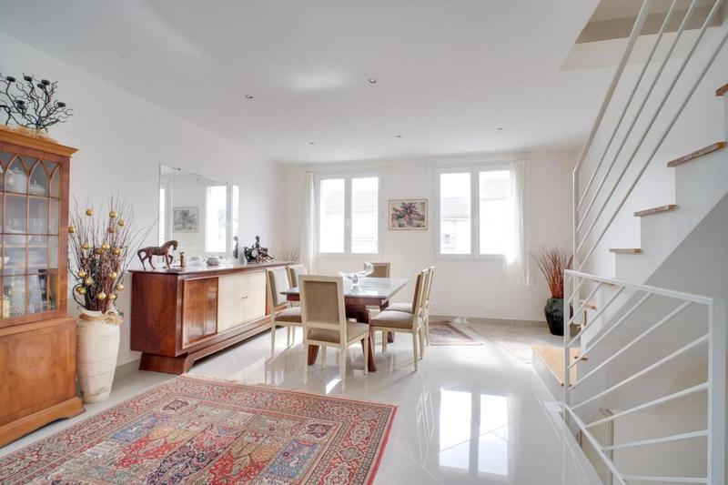 Maison - 121 m² - 5 pièces