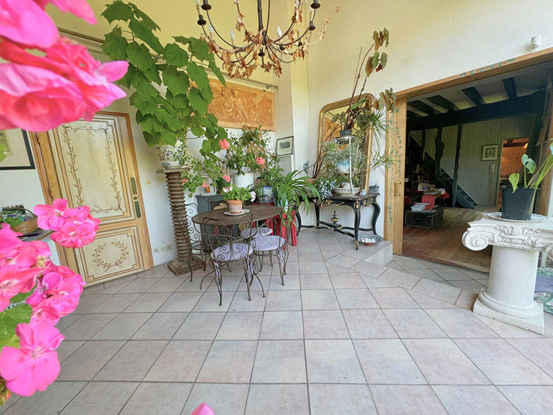 Maison - 232 m² - 8 pièces