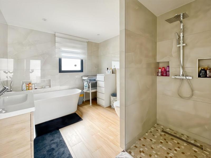 Maison - 145 m² - 5 pièces