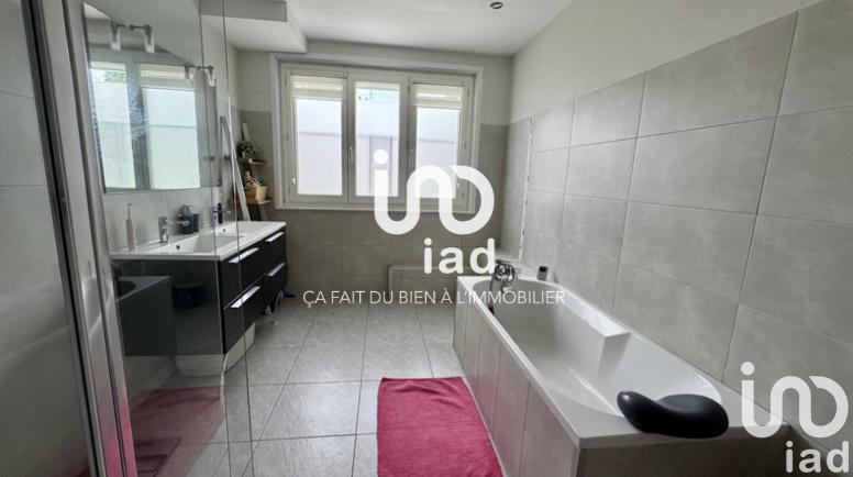 Maison - 121 m² - 5 pièces