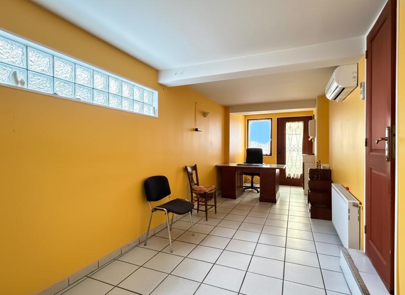 Maison - 223 m² - 12 pièces