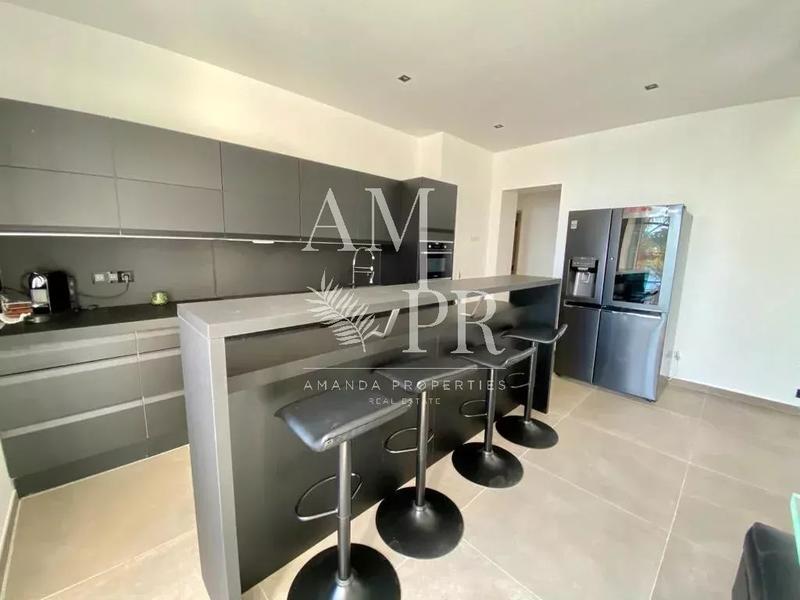 Appartement - 125 m² - 5 pièces