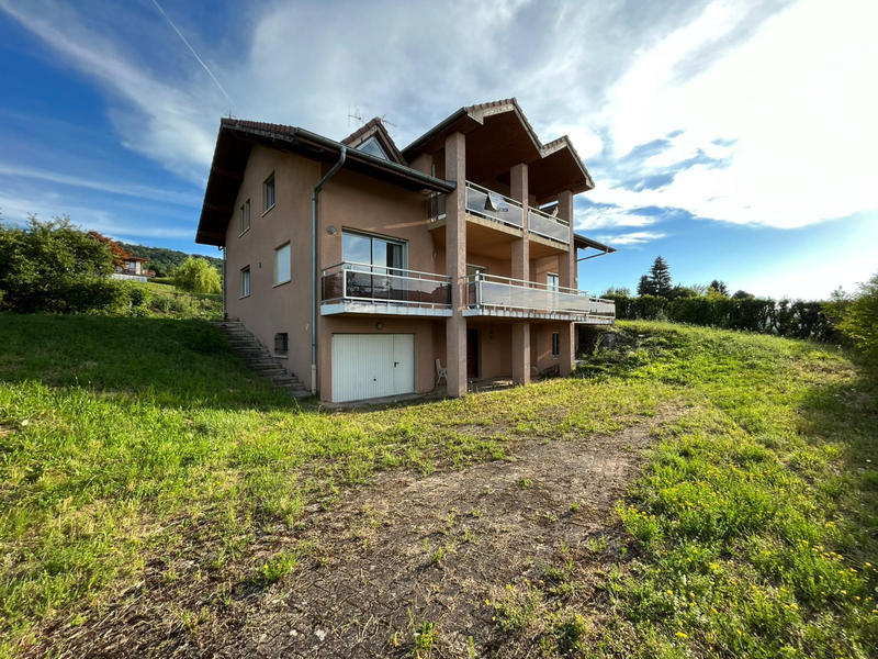 Maison - 325 m² - 6 pièces