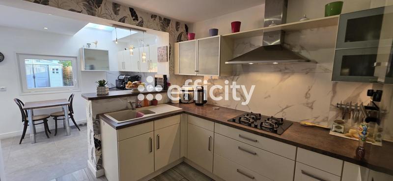 Maison - 100 m² - 6 pièces