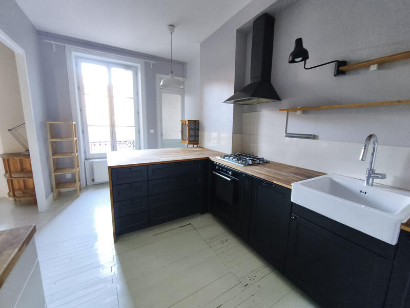 Appartement - 90 m² - 3 pièces