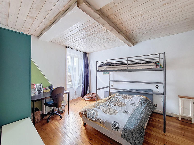 Maison - 90 m² - 5 pièces