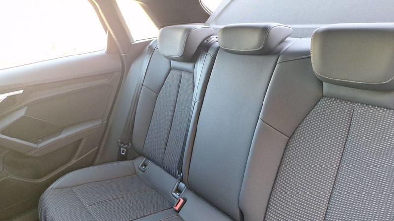 Audi A3 sportback IV 40 Tfsi 204 e-tron s-Tronic 6 Design - Automatique Entretien constructeur