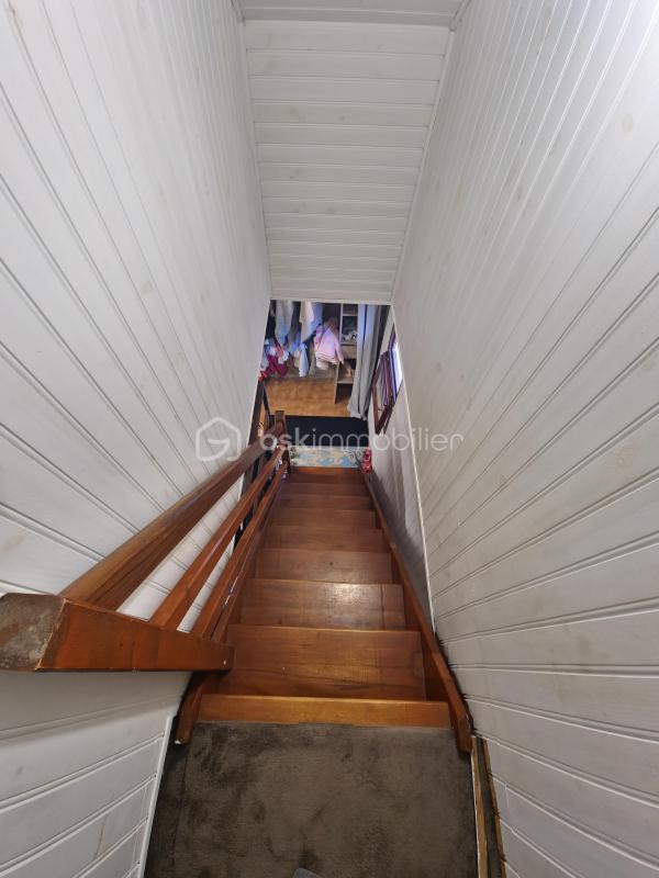 Maison traditionnelle - 164 m² - 6 pièces