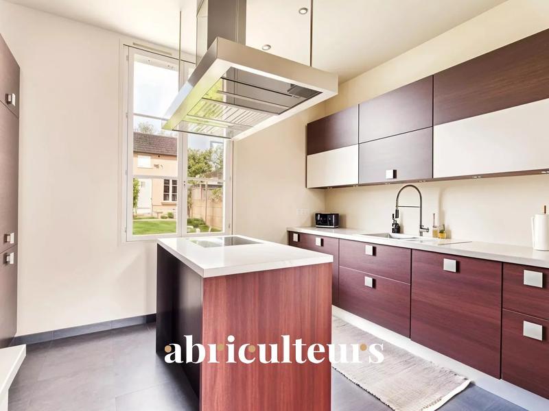 Maison - 152 m² - 7 pièces