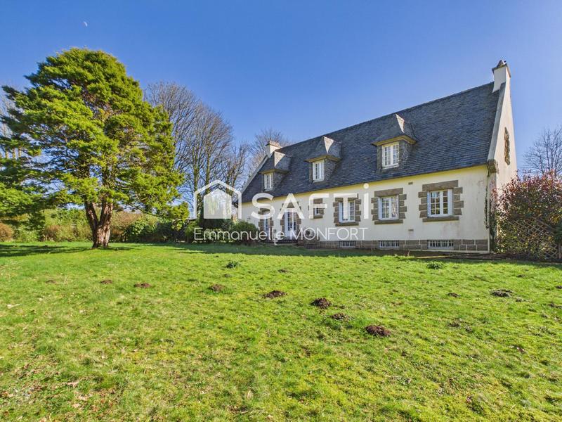 Maison - 250 m² - 11 pièces