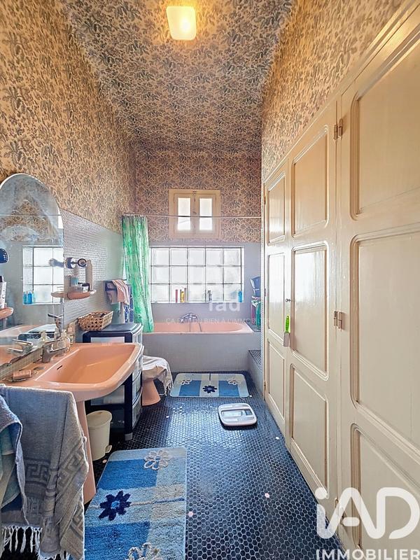 Maison - 700 m² - 8 pièces