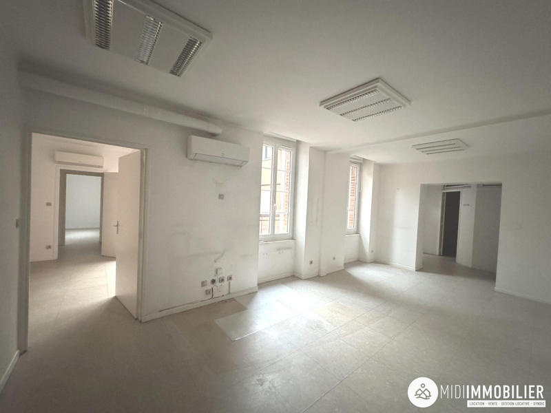 Local commercial - 137 m² - 6 pièces