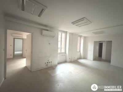 Local commercial - 137 m² - 6 pièces