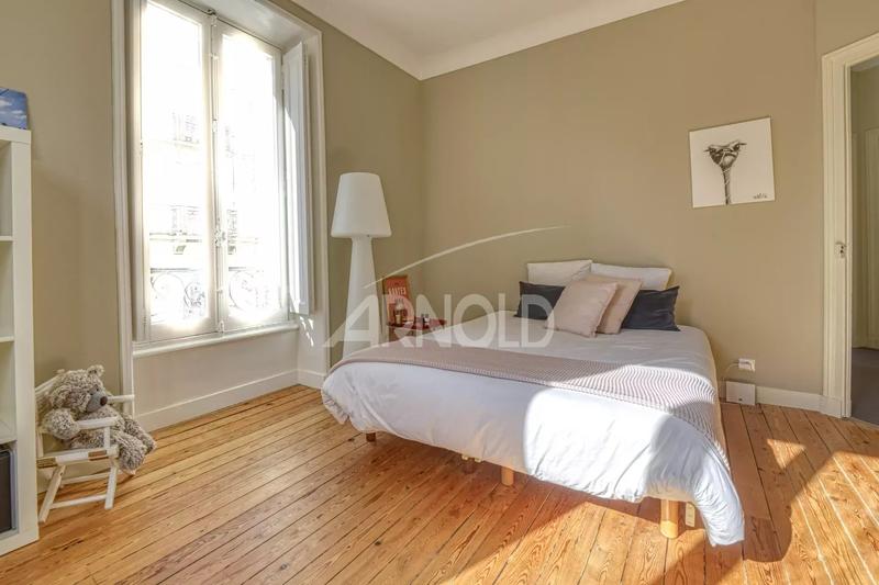 Maison - 173 m² - 9 pièces