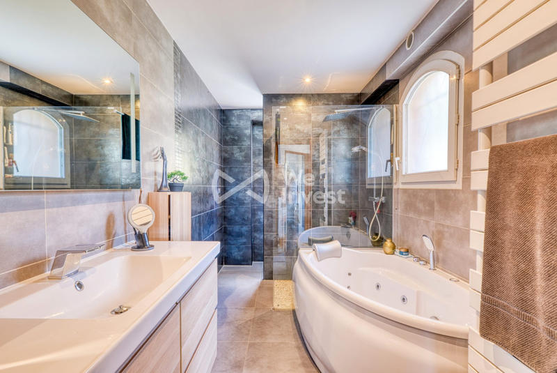 Maison - 160 m² - 6 pièces