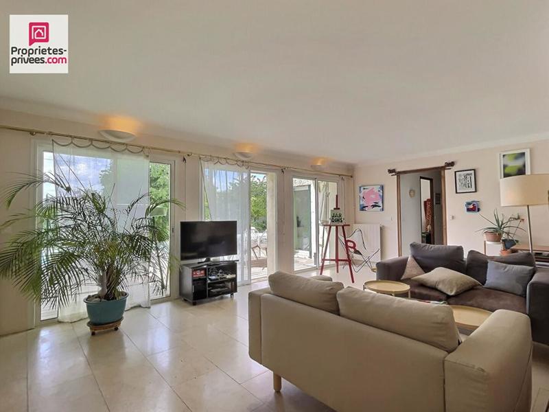 Maison - 217 m² - 7 pièces