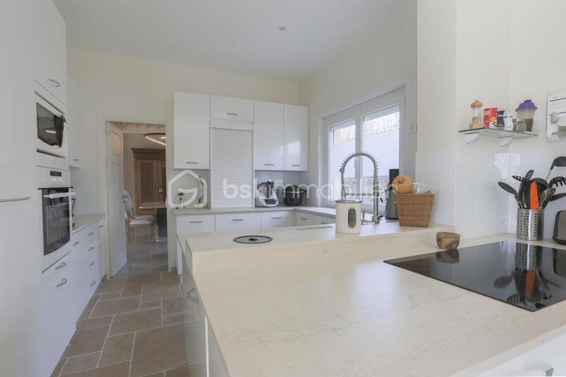 Villa - 280 m² - 10 pièces